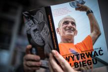 "Wytrwać w biegu". Ukazała się biografia maratończyka Ryszarda Kałaczyńskiego spod Więcborka