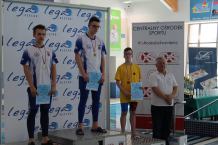 Sukcesy pływaków UKS Manta Kościerzyna na zawodach w Olecku