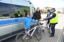 "Kręci mnie bezpieczeństwo". Akcja policjantów w Kościerzynie (FOTO)
