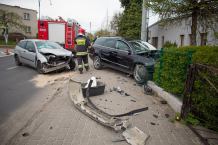 Zderzenie dwóch osobówek koło przedszkola w Chojnicach (FOTO)