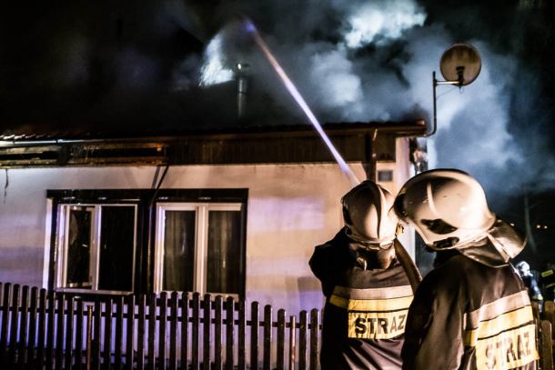 Groźny pożar w Swornegaciach. Palił się budynek mieszkalny (FOTO)