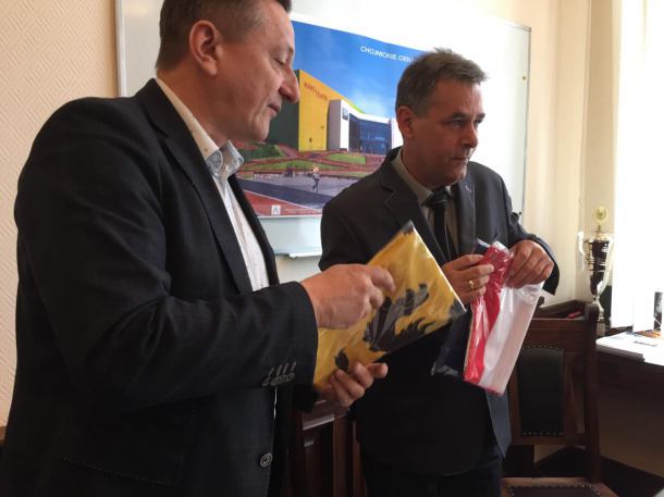 Samorząd województwa pomorskiego funduje flagi dla szkół