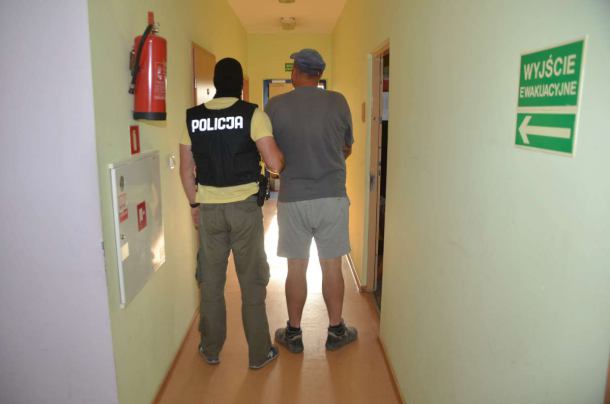 Dwaj mieszkańcy powiatu kościerskiego zatrzymani za kradzież z włamaniem