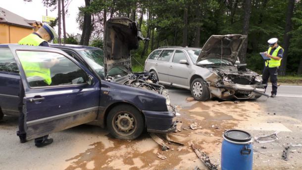 Zderzenie w miejscowości Korne. Dwie osoby poszkodowane (FOTO)