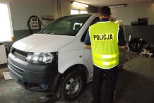Policjanci z Człuchowa odzyskali wartego 24 tysiące euro volkswagena