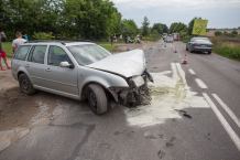 Zderzenie nissana i volkswagena w Chojnicach. Dwie osoby poszkodowane