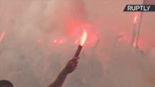 Zawyły syreny, zapalono race. Oddali hołd bohaterom Powstania Warszawskiego
