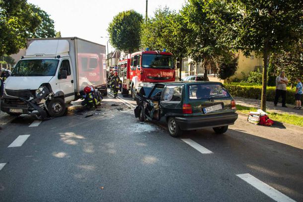 Wypadek na Dworcowej w Chojnicach. Poszkodowana kobieta i jej 9-letni syn (FOTO) 