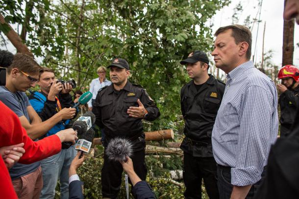 Minister Błaszczak u strażaków w Suszku (FOTO)