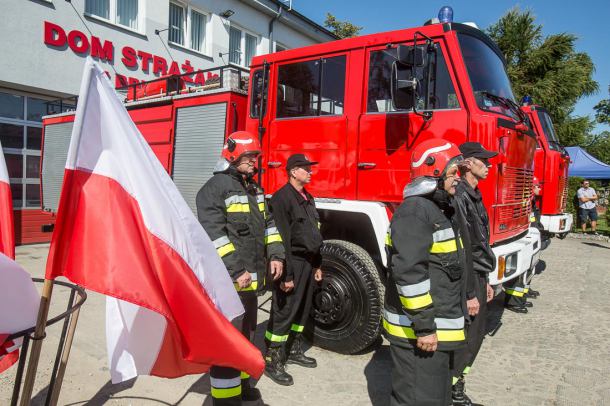 Uroczyste przekazanie dwóch wozów strażackich z MON dla OSP Brusy i Leśno (FOTO, WIDEO)