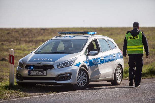 Kolizja na DW nr 235. Najechanie na tył auta