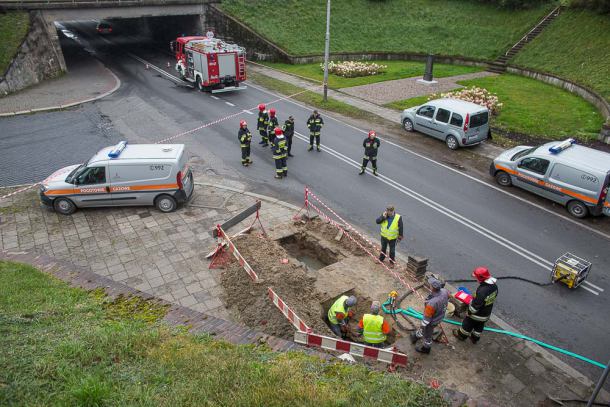 Awaria gazociągu w Chojnicach usunięta. Zamknięta była ulica Dworcowa (FOTO)
