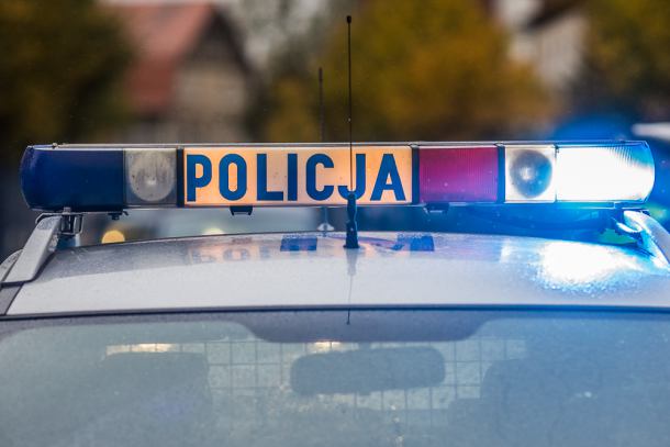 Zablokowana droga krajowa nr 25 w miejscowości Orzełek. Wyciągają TIR-a