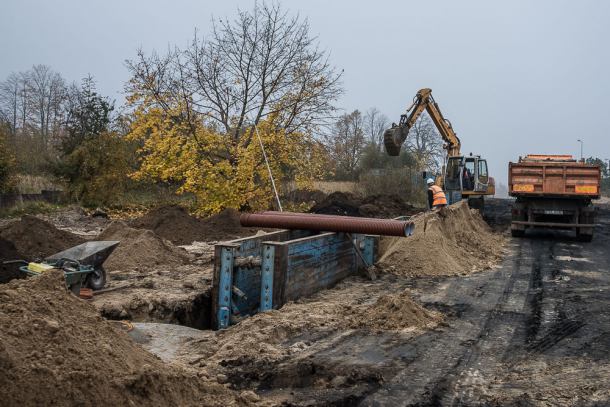 Ruszył pierwszy z trzech etapów budowy nowego łącznika ulicy Towarowej z Gdańską w Chojnicach (FOTO)