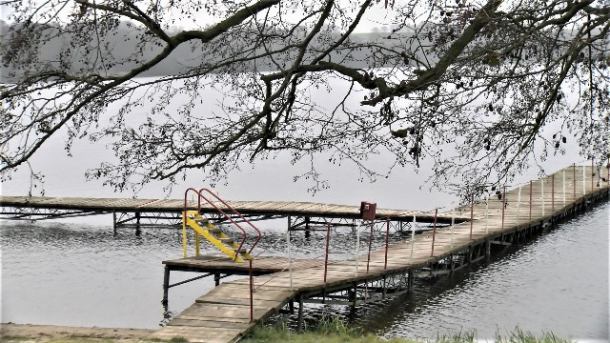 Będzie wymiana pomostów nad jeziorem Mochel w Kamieniu Krajeńskim