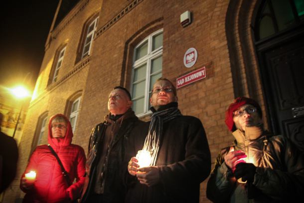 Protestowali przeciwko reformie sądownictwa. Manifestacja przed Sądem Rejonowym w Tucholi