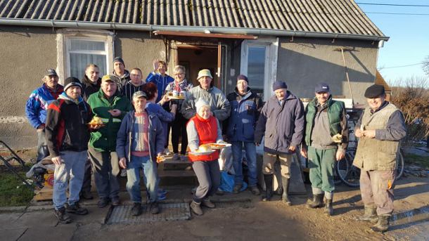 Warszawski drewniany dom z bali jest już w Szynwałdzie w gminie Sośno