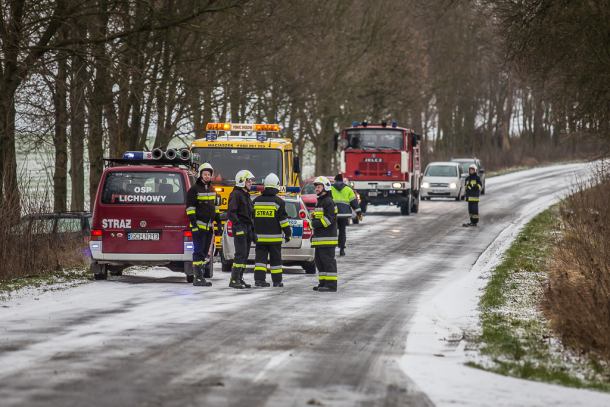 Wypadek na trasie Lichnowy-Sławęcin w gminie Chojnice. Poszkodowana 26-latka
