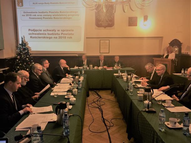 Z nadwyżką i już bez planu naprawczego. Rada Powiatu Kościerskiego zatwierdziła przyszłoroczny budżet