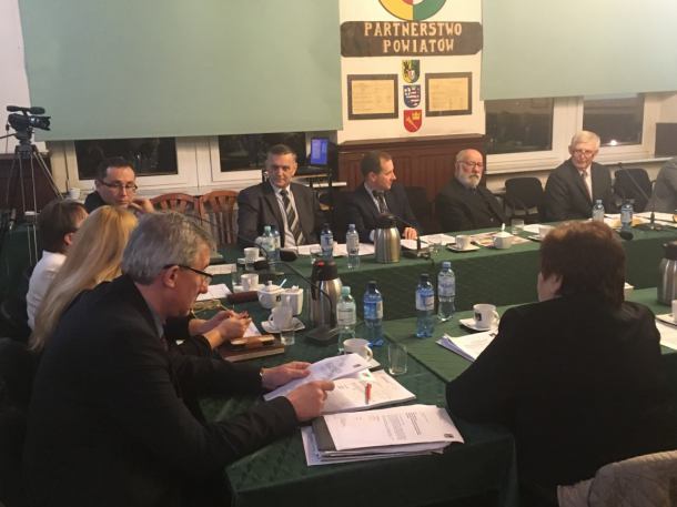 Od nowego roku wzrosną diety radnych powiatu kościerskiego i starosty