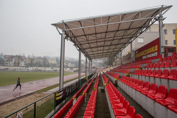 Jest dobra oferta na budowę zadaszenia trybun stadionu Chojniczanki