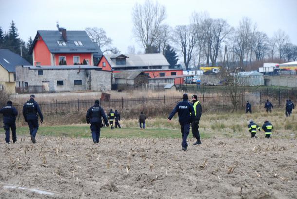 Tragiczny finał poszukiwań 17-latka z Czerska. Jego ciało znaleziono w rowie melioracyjnym