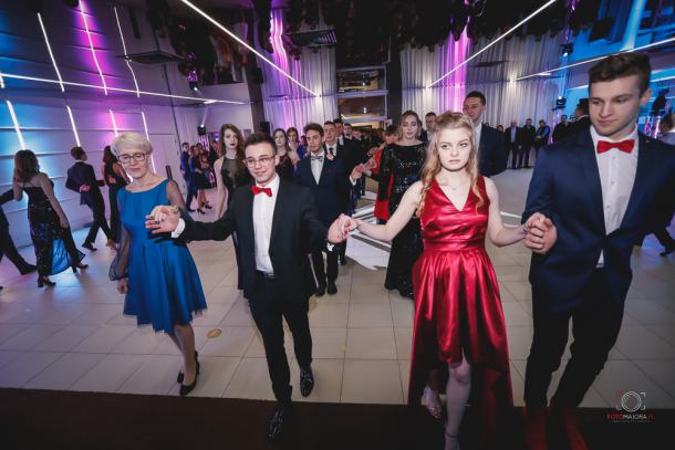 Studniówka II LO w Chojnicach (FOTOGALERIA)
