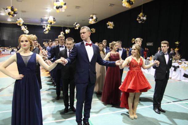 Studniówka LO im. Filomatów Chojnickich (FOTO)