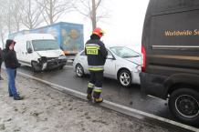 Zderzenie czterech samochodów na DK 22. Wszystkie jechały w tym samym kierunku