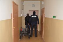 Kościerscy policjanci odzyskali skradziony wózek inwalidzki. Sprzęt wrócił już do właściciela