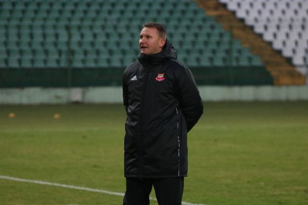 "Zawodnicy ciężko pracują, wszystko zmierza w dobrą stronę". Rozmowa z trenerem Chojniczanki