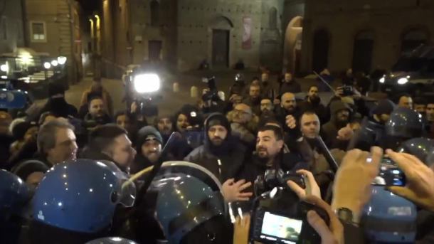 Zamieszki we Włoszech. Skrajnie prawicowa grupa starła się z policją