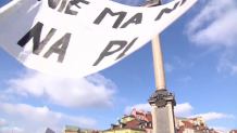 W Warszawie odbył się protest przeciwko budowie pomnika smoleńskiego
