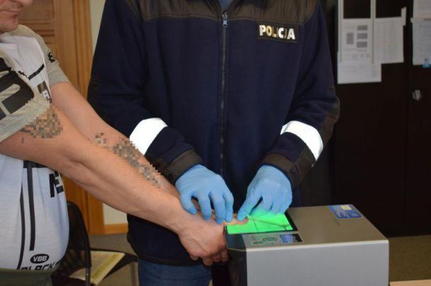 Dwa miesiące aresztu dla sprawców rozboju na 41-letnim chojniczaninie