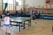 Rywalizacja przy ping-pongowych stołach w Chojnicach (FOTO)