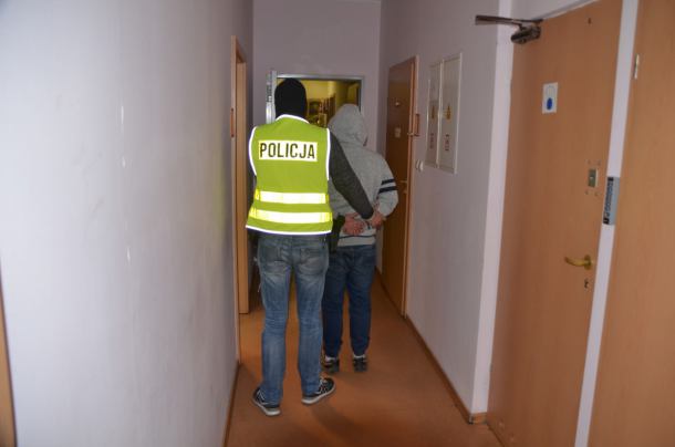 27-latek zniszczył maszynę do gier, bo wciągnęła mu 5 złotych