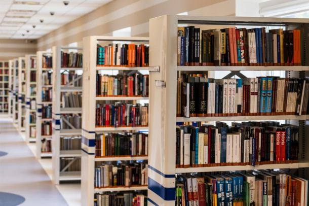 Szkoły w gminie Chojnice otrzymają dotację na zakup książek do bibliotek