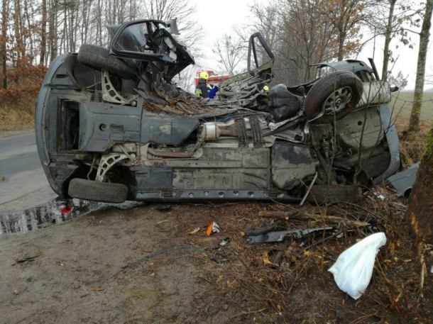 Dwie osoby nie żyją, dwie kolejne w ciężkim stanie trafiły do szpitali (FOTO)