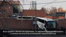 Amerykańscy dyplomaci opuszczają Moskwę. Wczesnym rankiem wyjechali autokarami z ambasady