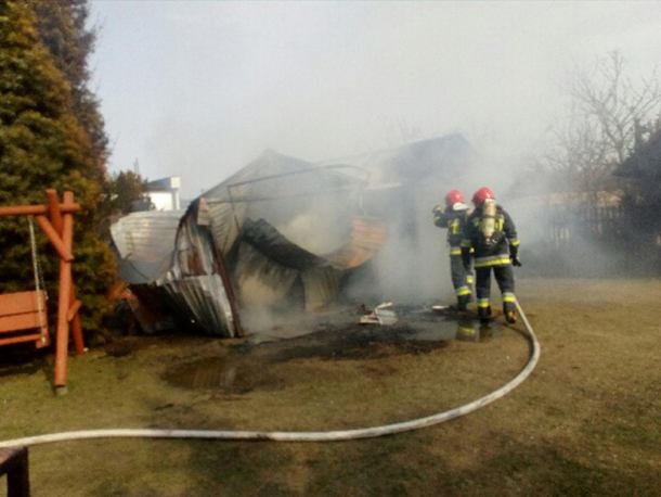 Pożar garaży w Klawkowie koło Chojnic. Sprawę bada policja