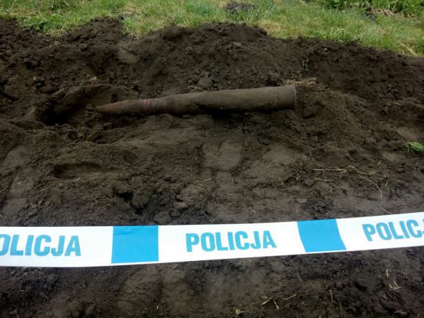 Pocisk artyleryjski z czasów II wojny światowej w Dużej Cerkwicy