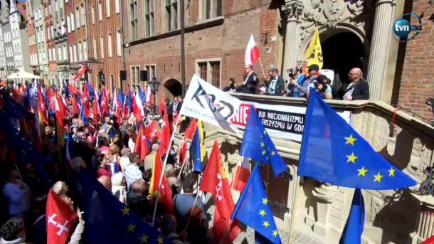 Prodemokratyczna, antyfaszystowska demonstracja w Gdańsku. P. Adamowicz: Historia powinna być ostrzeżeniem i lekcją