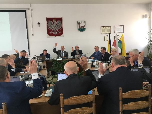 Wójt gminy Kościerzyna Grzegorz Piechowski otrzymał absolutorium z wykonania ubiegłorocznego budżetu