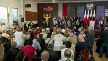 "Pycha i szmal". Przepychanki i krzyki na spotkaniu z premierem Morawieckim w historycznej sali BHP