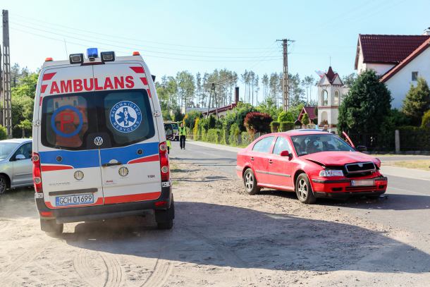Zderzenie samochodów w Nowej Cerkwi. Ciężarna kobieta czekała na karetkę ponad godzinę