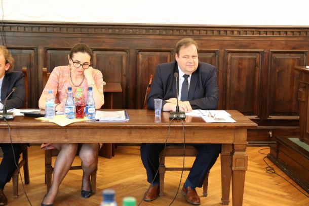 Absolutorium dla Zarządu Powiatu Chojnickiego po emocjonalnej wymianie zdań