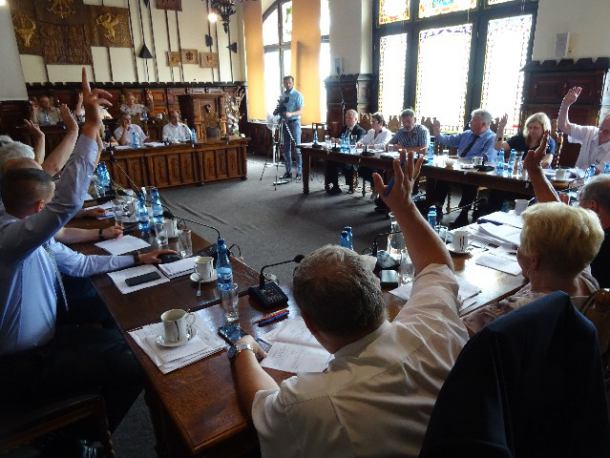 Burmistrz Chojnic z absolutorium za wykonanie ubiegłorocznego budżetu