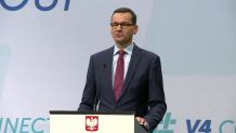 Polska nie weźmie udziału w szczycie ws. migracji. "Nie należymy do klubu przyjaciół relokacji"