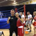 Zuzanna Burczyk z trenerem Marcinem Gruchałą. Fot. arch. Boxing Team Chojnice