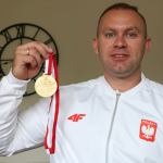 Lech Stoltman ze złotym medalem. Fot. Wojciech Piepiorka